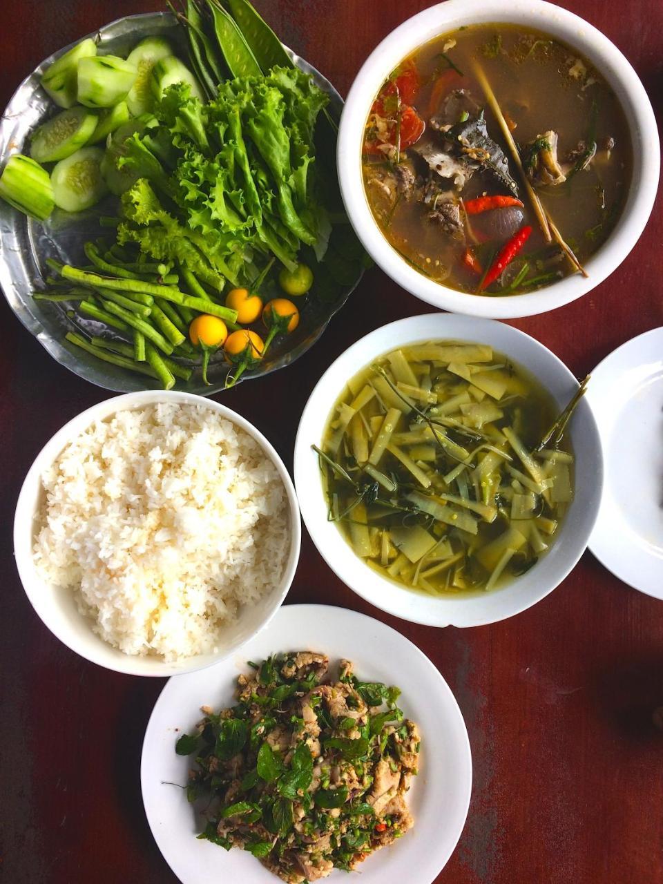 Sabaidee Guesthouse & Restaurant Nam Theun Buitenkant foto